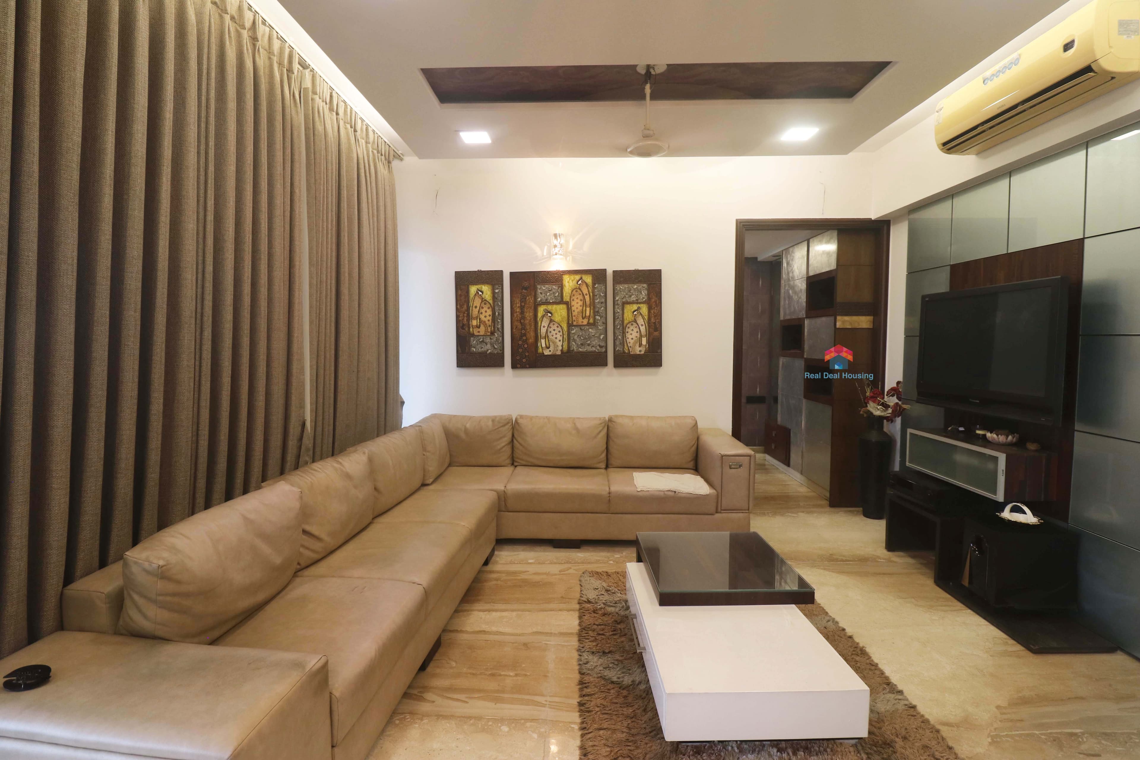 Living space of a 4.5 BHK apartment in Imperial Heights, Goregaon West